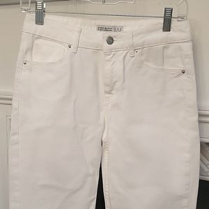 Zara size 2 white denim pants with frayed hem